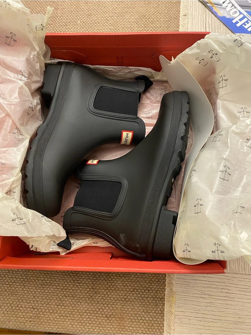 HUNTER original Chelsea Rain Boots women size 9 New in box black